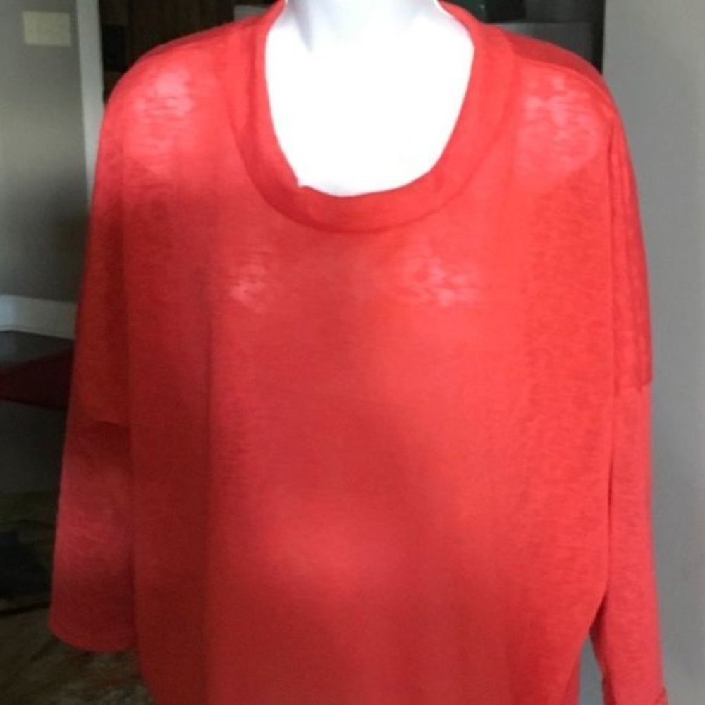 FREE Red lightweight top - Picture 2 of 3